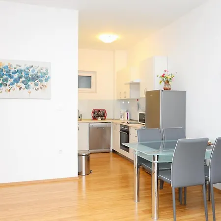 Apartamento By The Sea - 16210