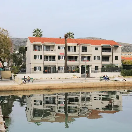Apartmán By The Sea - 16210 Trogir