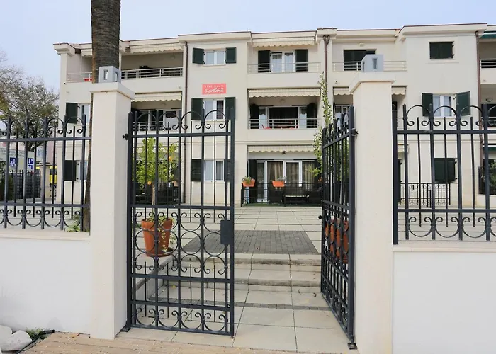 By The Sea - 16210 Appartement Trogir