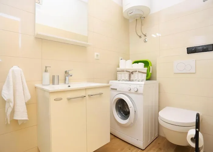 Appartement By The Sea - 16210