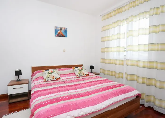 Apartment By The Sea - 16210 Trogir