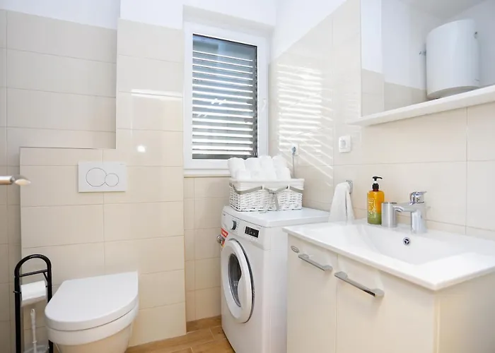 By The Sea - 16210 Appartement Trogir