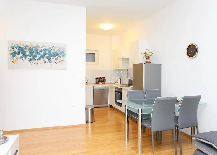 Appartement By The Sea - 16210