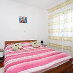 Apartment By The Sea - 16210 Trogir