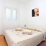 Apartment By The Sea - 16210